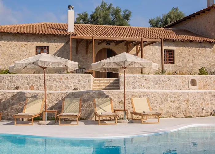 Luxury Happynest * Spasmeni Vrisi