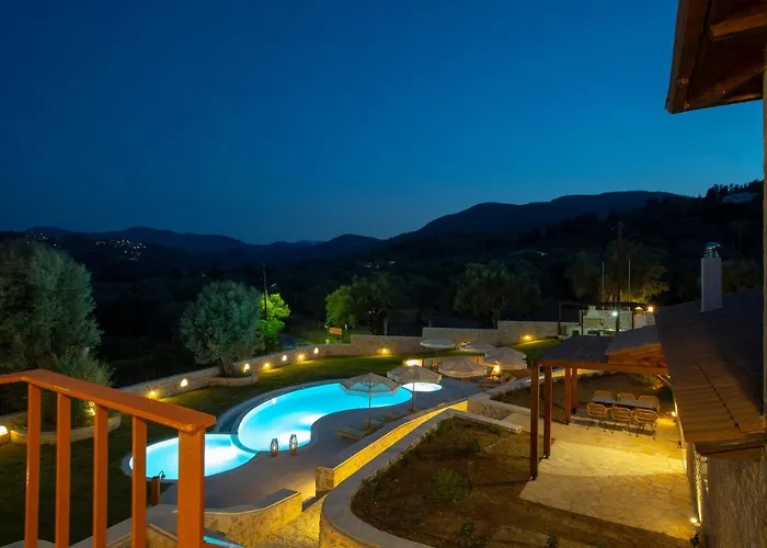 Βίλα Luxury Happynest Spasmeni Vrisi