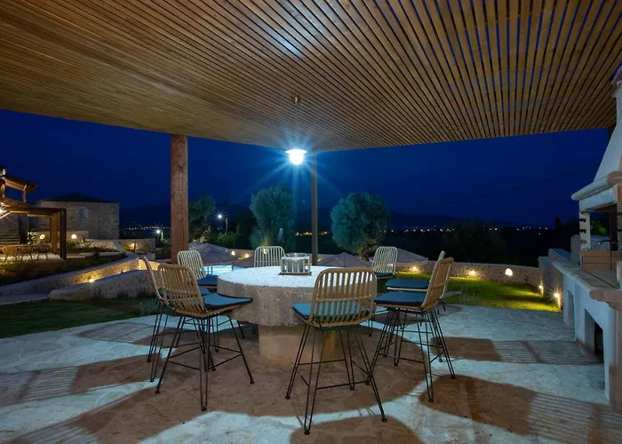 Luxury Happynest * Spasmeni Vrisi